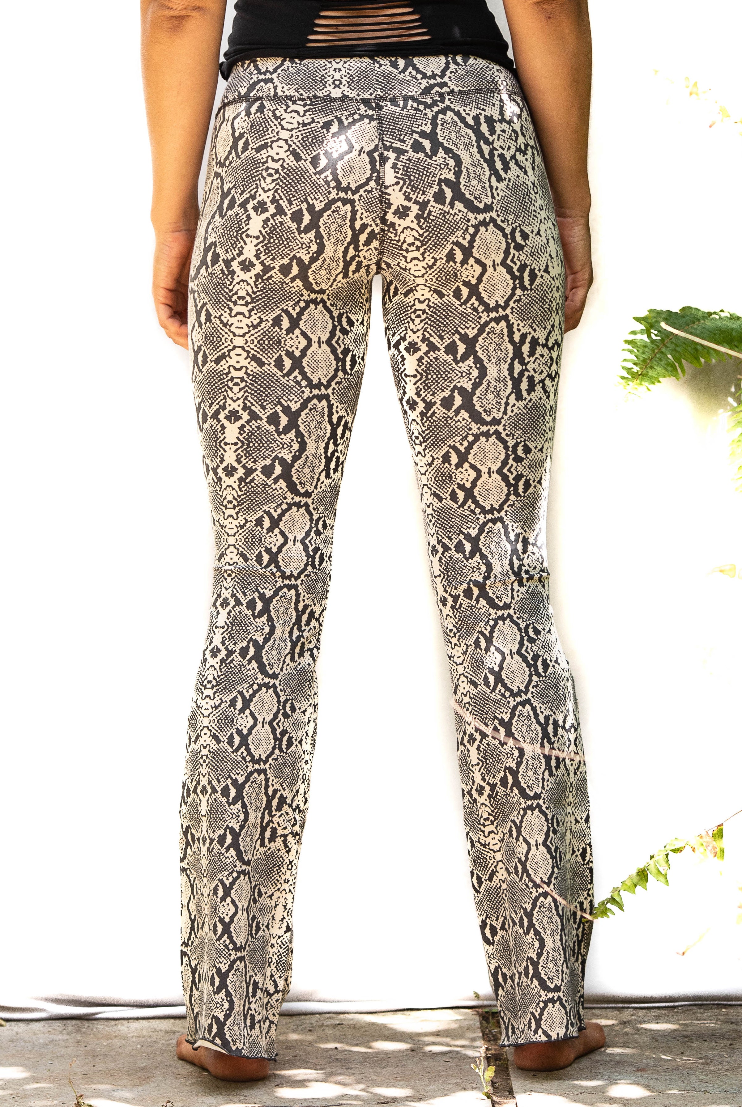 Flared leggings - Snake Cream Brown - FUNKY SIMPLICITY