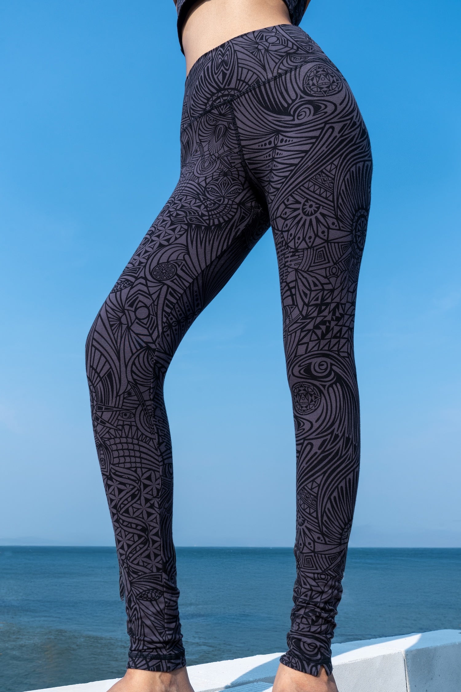 Tribal_grey_black_grey_Legging
