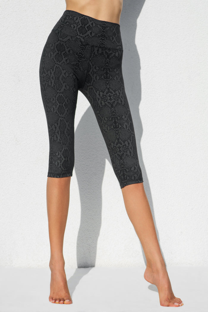 ClaraNY Capri Yoga Gym Lounge pants with pockets Color Black Made