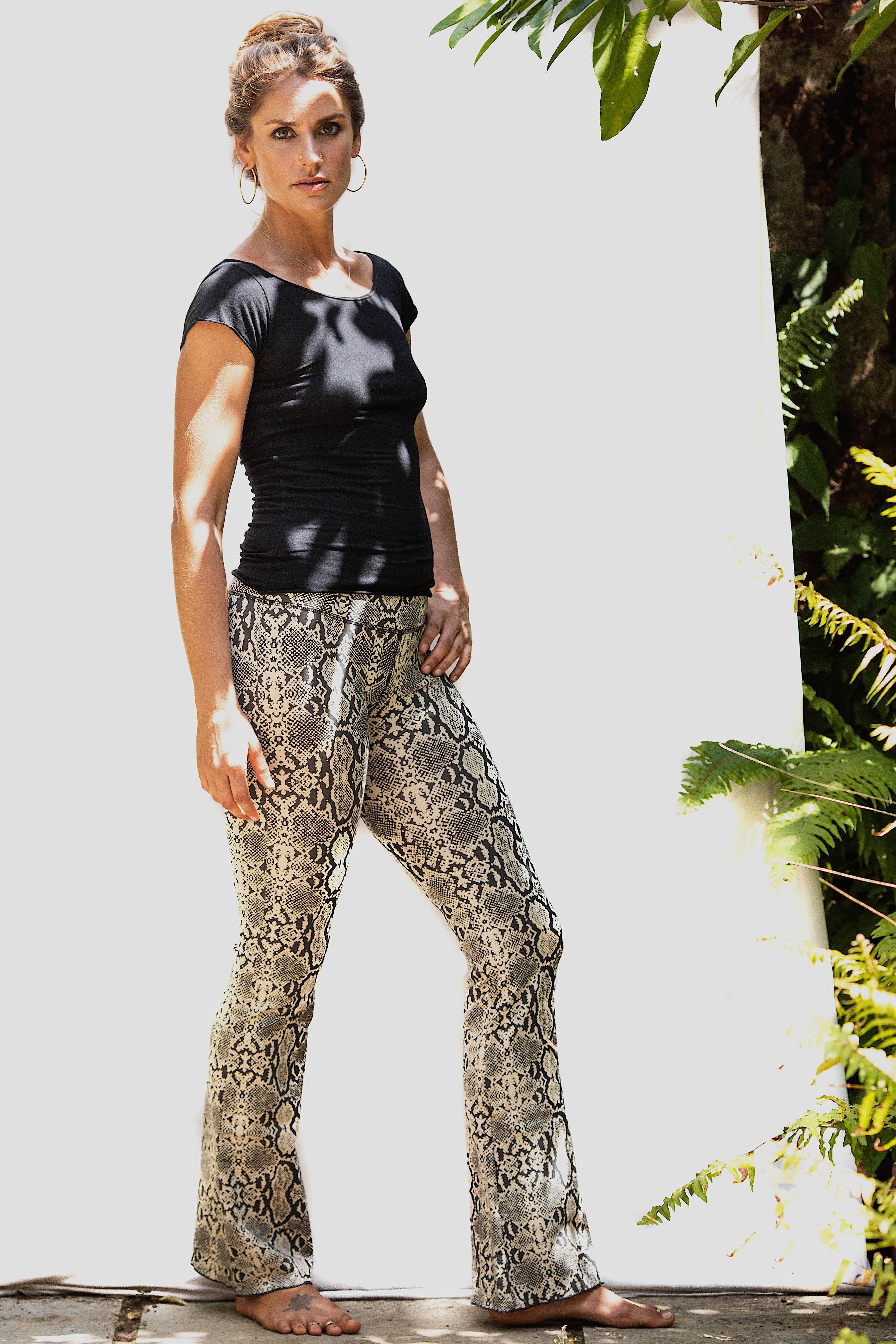 Flared leggings - Snake Cream Brown - FUNKY SIMPLICITY