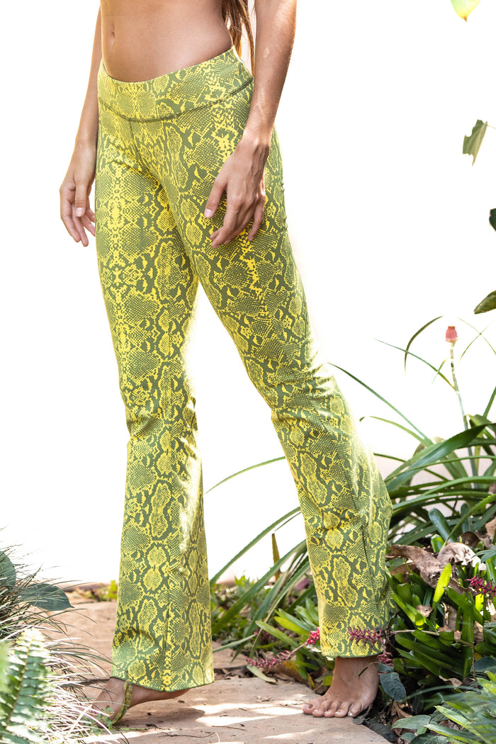 https://funkysimplicity.com/cdn/shop/products/Yoga_Flares_Yellow_Grey_Snake_close_up_front.jpg?v=1556558490&width=700