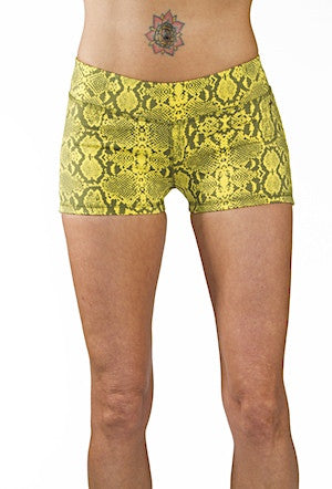 Yoga Hotpants - Yellow Grey Snake - Beach Shorts - FUNKY SIMPLICITY